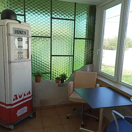 Uj Vilag * Harkány